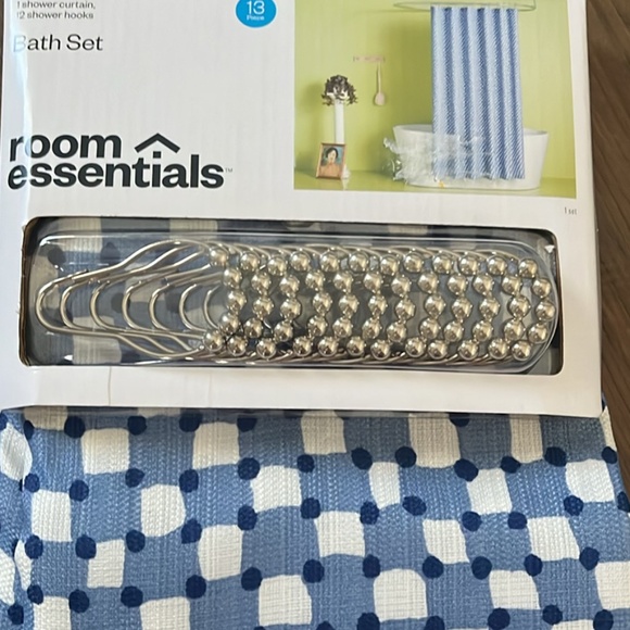 Room Essentials Shower Curtain & Rings set. New - Picture 1 of 3
